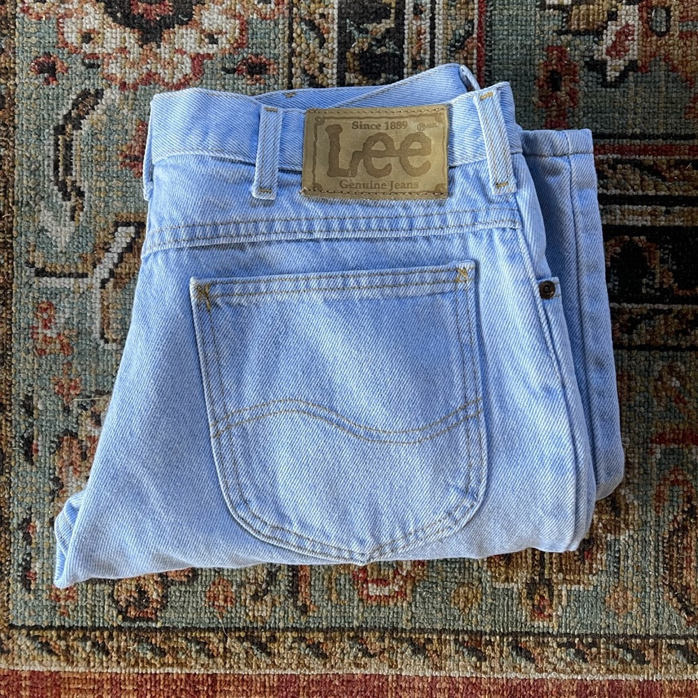 vintage light blue washed lee jeans